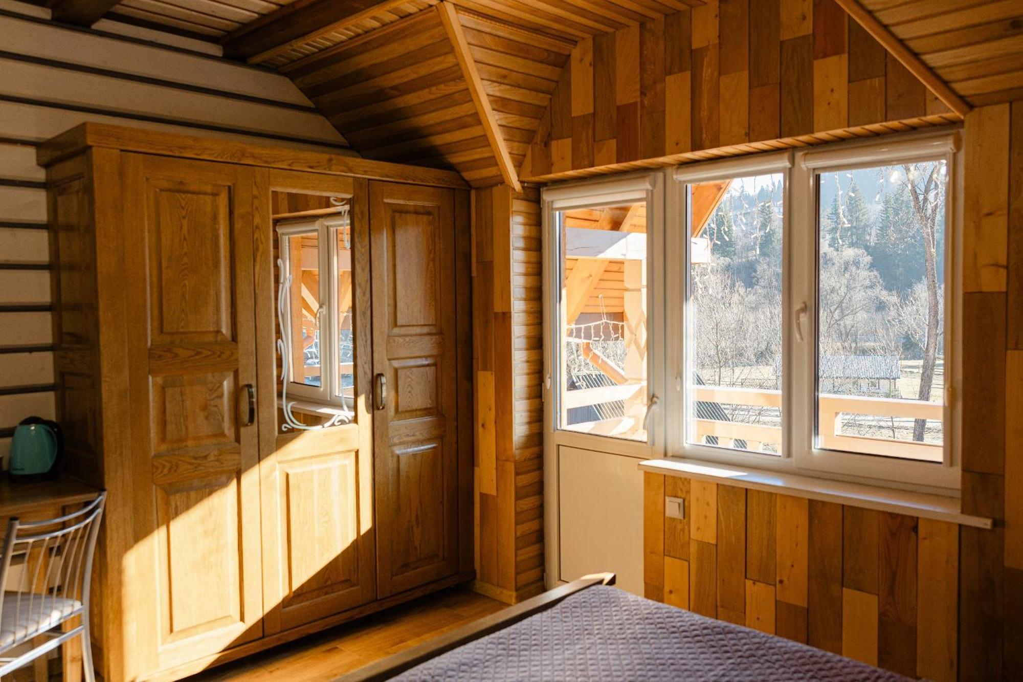 Zatyshok Nad Prutom Hotell Bukovel Exteriör bild